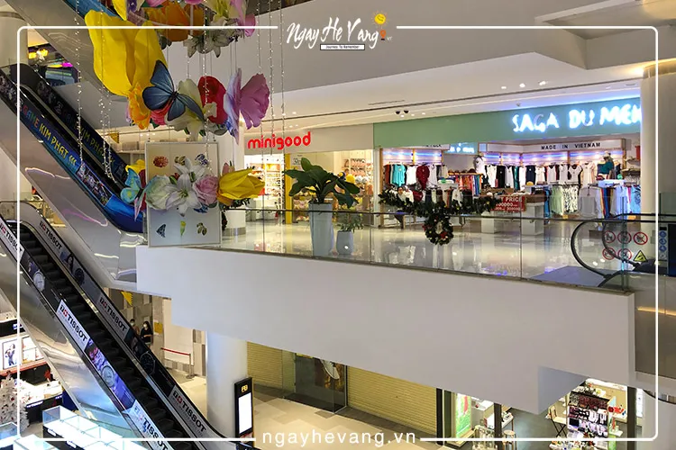 Trung tâm mua sắm A&B Central Square