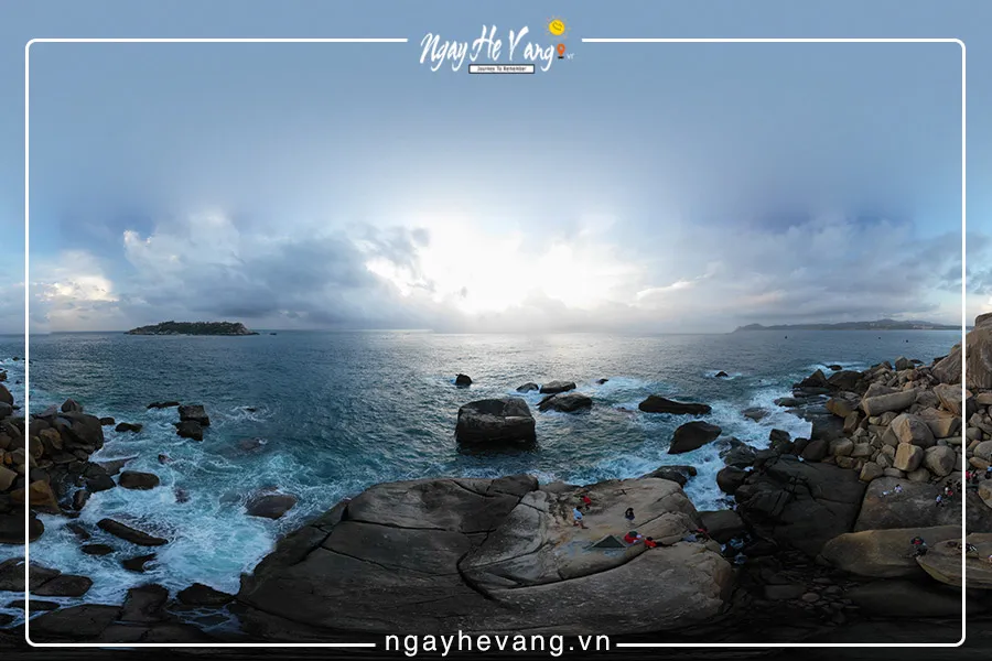 Du lịch mũi đôi ở vịnh Vân Phong